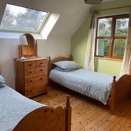 Letterfrack Farm Cottage In Village On A Farm Beside Connemara National Park 외부 사진