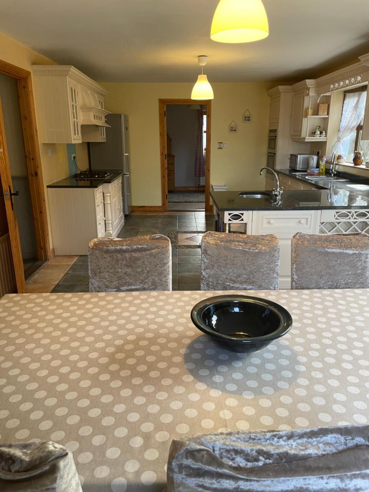 Letterfrack Farm Cottage In Village On A Farm Beside Connemara National Park 외부 사진