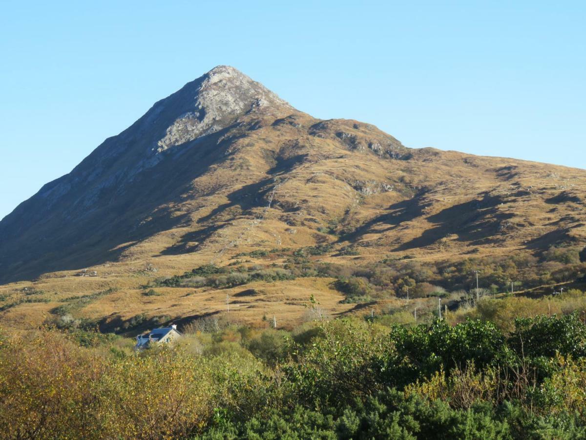 Letterfrack Farm Cottage In Village On A Farm Beside Connemara National Park 외부 사진