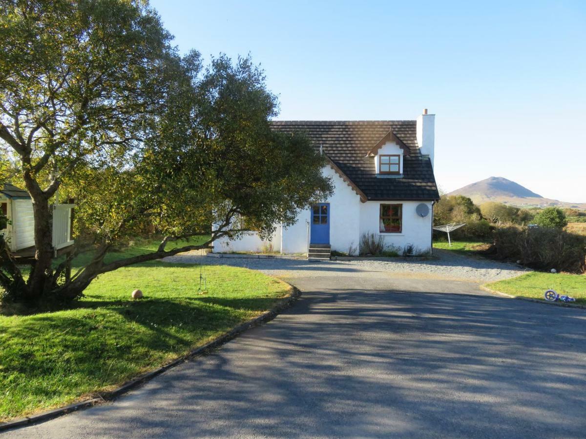 Letterfrack Farm Cottage In Village On A Farm Beside Connemara National Park 외부 사진
